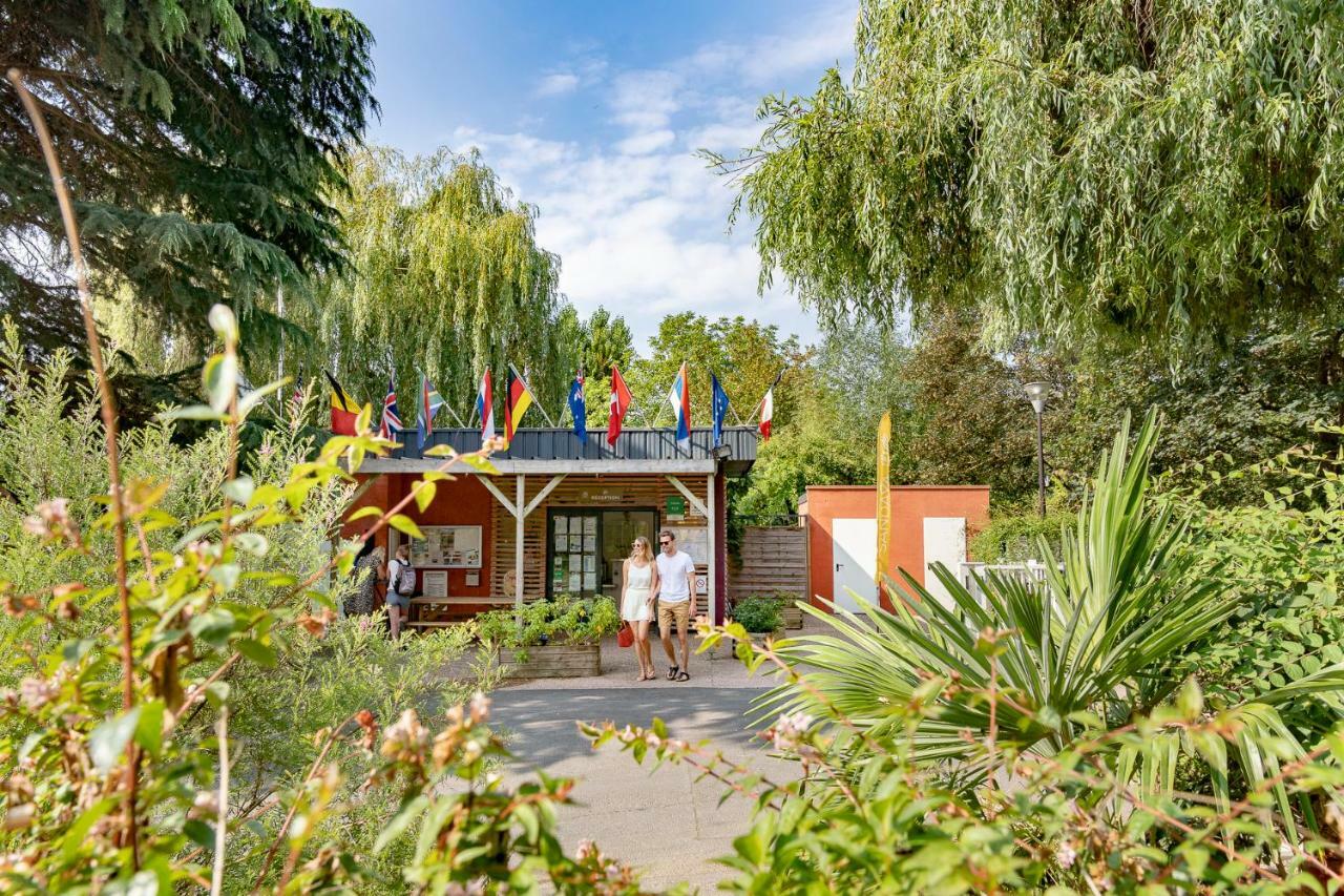 Отель Camping International De Мезон-Лафит Экстерьер фото