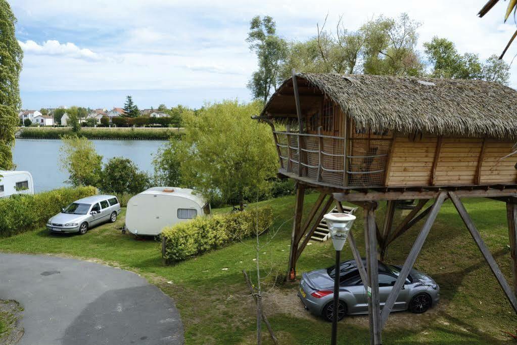 Отель Camping International De Мезон-Лафит Экстерьер фото